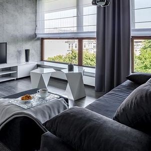 Salon z ciemną podłogą - aranżacje i pomysły