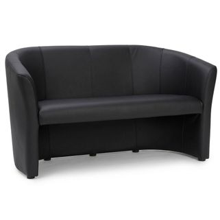 Intensywnie czarna sofa TM-3 to niewyszukane kształty, w których skryła się nowoczesność. Mebel ten został obity tapicerką z ekoskóry w kolorze czerni....