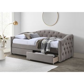 Wymiary: - długość: 221 cm - szerokość: 98 cm - wysokość: 93 cm - wymiary materaca: 90 x 200 cm   Materiał:  - tkanina velvet - plastik - MDF  ...