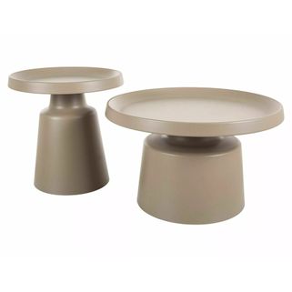 Zestaw stolików kawowych RODOS - beżowy Wymiary: - większy stolik: śred. 70 cm / wys. 39 cm - mniejszy stolik: śred. 50 cm / wys. 48 cm Materiał: metal...