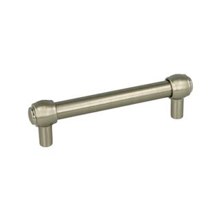 Reling RE23 - nikiel szczotkowany / rozstaw 96 mm   Wymiary: - długość całkowita: 117 mm - rozstaw otworów: 96 mm   Materiał: metal   Kolor pokrycia:...