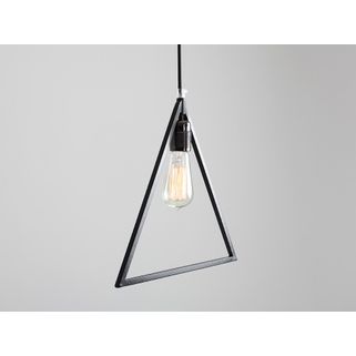 Lampa wisząca TRIAM   Och, to wyjątkowo kształtne lampy! - można by wykrzyknąć na ich widok. Mamy tu przecież koła i trójkąty, kwadraty czy...