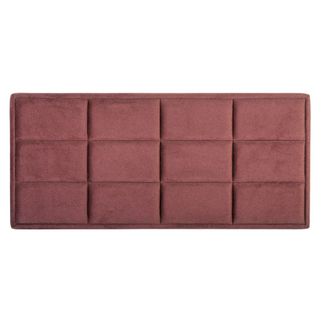 Wymiary: - szerokość: 141 cm - głębokość: 8 cm - wysokość: 72 cm Materiał: tkanina Panel do materaca o wymiarach 140x200 cm. Panel przedstawiony na...
