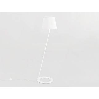 To nie tajemnica, że designerskie lampy mogą wpłynąć na charakter wnętrza. Lampy industrialne SHADE nie są wyjątkiem. Rozświetlają kąty, tworząc...