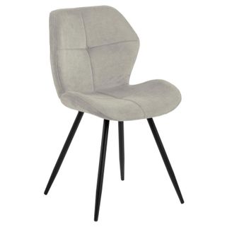 Krzesło PETRI to wyjątkowy mebel, który łączy w sobie nowoczesny design i industrialny urok. Oparcie i siedzisko mebla tworzą jeden spójny element, obity...