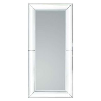 Nowoczesne, eleganckie lustro wykonane z giętego, fazowanego szkła. Minimalistyczny design sprawia, że ten model będzie doskonałym wyborem dla wnętrz o...
