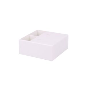 Nóżka kwadratowa 6435 - biały mat / wys. 2.5 cm    Stopka do mebli w kolorze białego matu będzie znakomitym rozwiązaniem do praktycznie wszystkich...