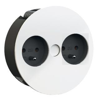Gniazdo Twist, pokrywa obracana, podwójne 230V, 2 gniazda UTE, biały mat Nr art. 822.93.092   Szczegóły artykułu:   Przewód zasilający: długość...