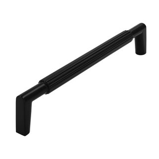 Uchwyt 2593 - czarny mat / rozstaw 160 mm Wymiary: - szerokość: 168 mm - wysokość: 12 mm - głębokość: 32 mm Materiał: metal Kolor: czarny mat