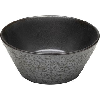Miseczka na przekąski COSMOS 315 ml - czarny Wymiary: - średnica: 12,7 cm - wysokość: 5,4 cm - pojemność: 315 ml Materiał: kamionka szkliwiona Informacje...