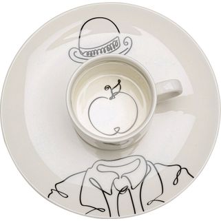 Filiżanka ze spodkiem FAVOLA APPLE 160 ml - biały Wymiary: - średnica: 19 cm - wysokość: 6,5 cm - pojemność: 160 ml Materiał: porcelana szkliwiona...