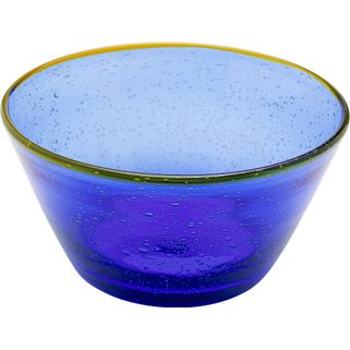 Miseczka szklana BUBBLES 650 ml - niebieski Wymiary: - średnica: 14 cm - wysokość: 7,3 cm - pojemność: 650 ml Materiał: szkło barwione Informacje...