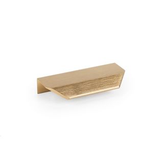 Uchwyt listwowy VANN 0375 - mosiądz szczotkowany / rozstaw 64 mm Vann to aluminiowy uchwyt profilowy o prostych, nowoczesnych liniach. Jego lekko pochylony...