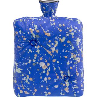 Wazon COLORE BLOB 28 cm - niebieski Wymiary: - szerokość: 21 cm - głębokość: 10 cm - wysokość: 28 cm Materiał: kamionka szkliwiona Informacje...