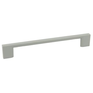 Uchwyt 2576/128 oliwkowy mat Schwinn   Wymiary: - długość: 150 mm - rozstaw otworów: 128 mm   Materiał: metal   Kolor pokrycia: oliwkowy mat   Uchwyt...
