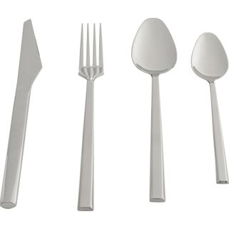 Zestaw 16 sztućców ADELLA - srebrny Materiał: stal nierdzewna polerowana Informacje dodatkowe: - waga: 1 kg