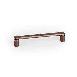 Uchwyt FASE 0712 - brąz szczotkowany / rozstaw 160 mm Uchwyty aluminiowe Fase wyróżniają się minimalistyczną estetyką industrialną, a charakterystycznym...