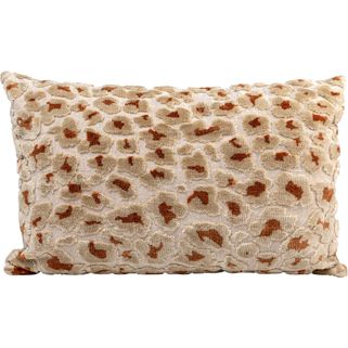 Poduszka dekoracyjna GOLDY DOTS 60x40 - beżowy Wymiary: - szerokość: 60 cm - głębokość: 15 cm - wysokość: 40 cm Materiał:  - pokrowiec: 60% wiskoza,...