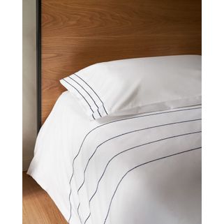 Komplet pościeli białej z bawełny perkalowa wzór paski 135x200 cm