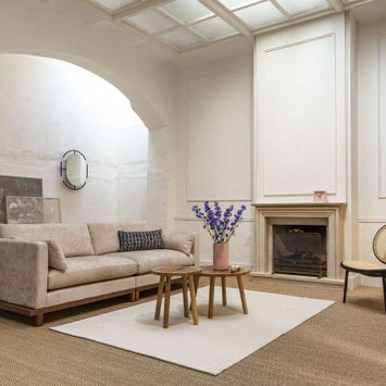 Przestronny salon w stylu scandi