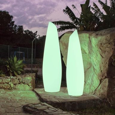 Lampa ogrodowa FREDO 140 C biała - LED   New Garden to hiszpańska marka specjalizująca się w wyjątkowych meblach i lampach ogrodowych. Całość wykonana...