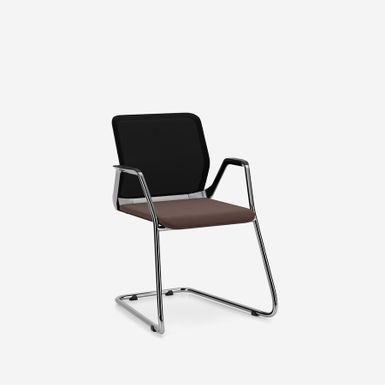 ​Linia krzeseł biurowych YouTEAM™ spełnia wysokie standardy koncepcyjne w zakresie ergonomii, funkcjonalności i designu. Od krzesła obrotowego po...