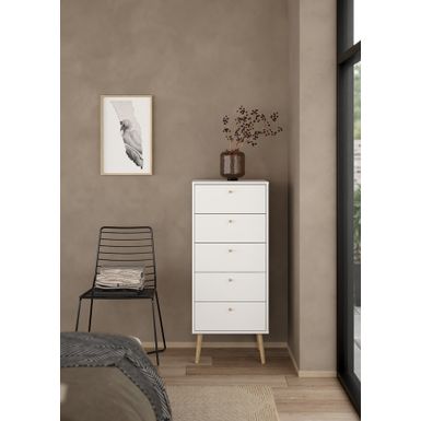 Komoda BODO 5 szuflad - biały mat Komoda Bodo to majstersztyk funkcjonalności osadzony w minimalistycznej estetyce, który wprowadza do każdego domu powiew...