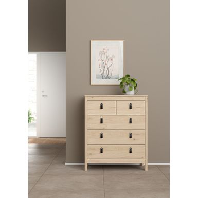 Komoda MADRID 3+2 5 szuflad - jackson hickory Komoda Madrid to harmonijne połączenie minimalistycznego designu i praktycznego przechowywania, które odnajdzie...