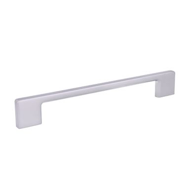 Uchwyt UN73 - chrom satynowy / rozstaw 160 mm   Wymiary: - długość całkowita: 194 mm - rozstaw otworów: 160 mm   Materiał: metal   Kolor pokrycia:...