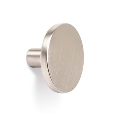 Gałka COMO 0168 - nikiel szczotkowany / fi 26 mm   Wymiary: - średnica: 26 mm - wysokość: 18 mm   Materiał: metal   Kolor pokrycia: nikiel szczotkowany