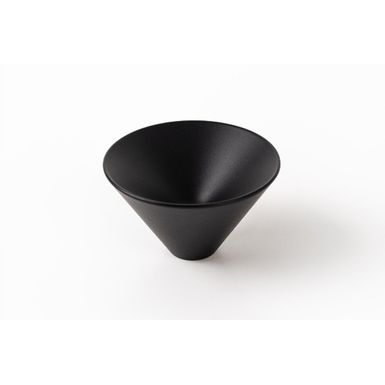 Gałka CONIC 0538 - czarny mat / fi 43 mm   Wymiary: - średnica: 43 mm - wysokość: 25 mm   Materiał: metal   Kolor pokrycia: czarny mat
