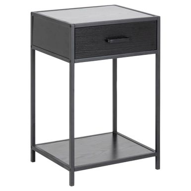 Stylowa szafka nocna SEAFORD to idealne połączenie estetyki i funkcjonalności, zamknięte w eleganckim i nowoczesnym designie. Mebel ten skonstruowano z...