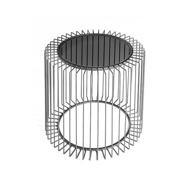 Stolik kawowy, którego okrągła podstawa została wykonana ze stalowych, drucianych elementów w kolorze czerni. Szklany, grafitowy, transparentny blat...
