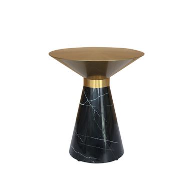 Stolik okrągły Modig to kwintesencja stylu glamour - żaden miłośnik wyrafinowanego designu nie przejdzie obok niego obojętnie. Jego elegancka, stożkowa...