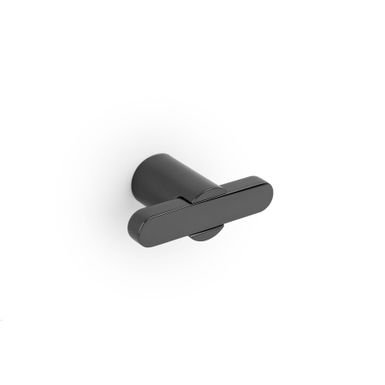Gałka FUSION 0627 - czarny tytan połysk Wymiary: - szerokość: 58 mm - wysokość: 20 mm - głębokość: 31,5 mm Materiał: metal (zamak) Kolor: czarny...
