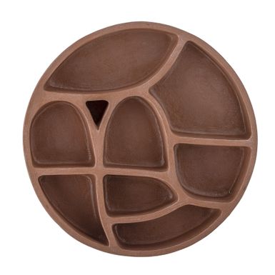 Palmer Shelf od Bloomingville Mini to półka o organicznym kształcie, z małymi pomieszczeniami na wszystkie skarby pokoju MINI. Wykonana jest z polyresinu w...