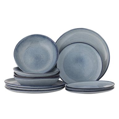 Zestaw naczyń Sandrine Dinnerware Set od Bloomingville dodaje naturalnego akcentu do każdego nakrycia stołu dzięki plamistej glazurze. Ciemnoszare odcienie,...