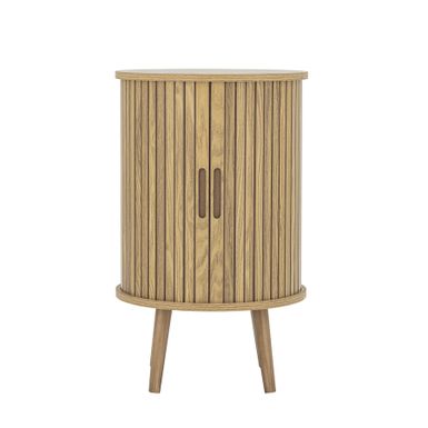 Szafka Salento firmy Bloomingville to elegancka szafka o ponadczasowym nordyckim designie. Szafka ma praktyczne przesuwane drzwi i piękną fakturę. Używaj...