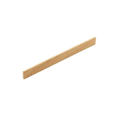Wymiary: - długość: 600 mm - wysokość: 49 mm - grubość: 7 mm Materiał: drewno dębowe lakierowane Kolor: dąb Element dystansowy do zastosowania w...