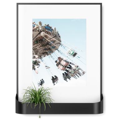 Ramka na zdjęcia z półką MATINEE 31x39 - czarny
