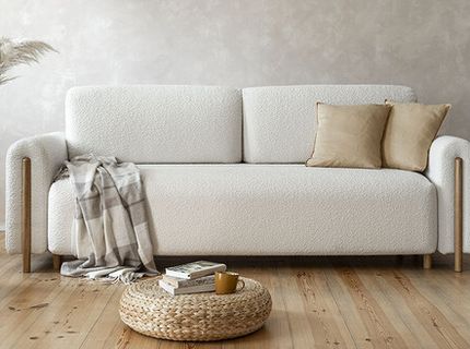 Jasny beż w aranżacji salonów – inspiracje dla każdego wnętrza