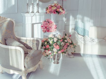 Jak urządzić salon w stylu francuskim?
