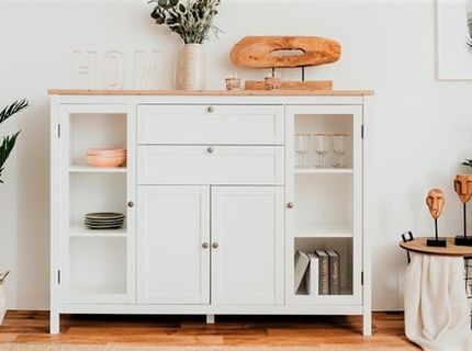 Perfekcyjne połączenie — biel i drewno