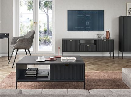 Jak ukryć kabel od TV? Kilka praktycznych sposobów, jak ukryć kable bez kucia ścian