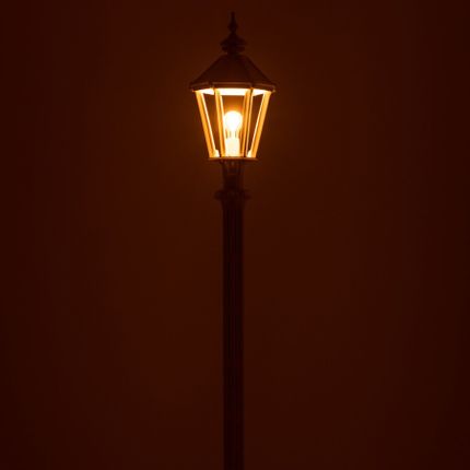lampa_ogrodowa_metalowa_biala_26x21_cm_691220234.jpg