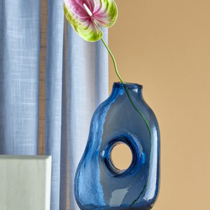harri_vase_blue_glass_l2xh3xw12_cm_6337409378.jpg