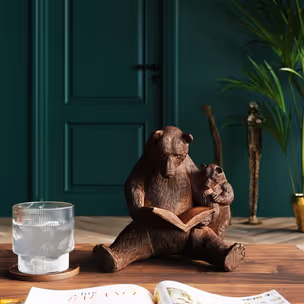 Figurka dekoracyjna READING BEARS - brązowy