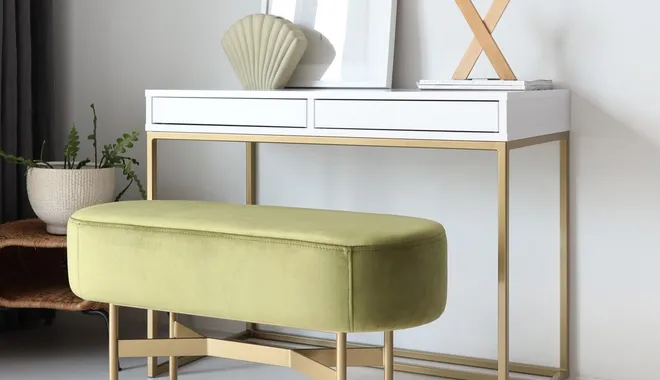 Minimalistyczna toaletka w stylu glamour
