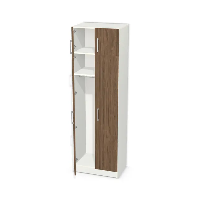 Front: Orzech Carini naturalny (H3710, ST12) Usłojenie Pionowe, Korpus: W962 SM, Usłojenie frontu: Pionowe, Materiał pleców: Plecy z płyty HDF 3 mm (biała), Szerokość: 67 cm, Wysokość: 205 cm, Wysokość z cokołem: 215 cm, Głębokość: 45 cm, Głębokość z frontem: 46,8 cm, Wys. części z drążkiem: 140 cm, Przestrzeń pod drążkiem (od osi drążka do wieńca dolnego): 129,7 cm, Wys. segmentu dolnego: 170 cm, Drzwi: 4 fronty - 2 lewe, 2 prawe, Liczba półek na górze: Bez półek, Układ półek pod drążkiem: Bez półki pod drążkiem, Typ podstawy: Cokół 10 cm, System domyku: Otwieranie uchwytem, Zawiasy: Blum Clip 100 (Optimum), Uchwyty: Uchwyt Chrom 2576 dł. 186 mm rozstaw 160 mm (Uchwyt 2576 160 mm), Podpórki półek: Podpórki Kuadro z zabezpieczeniem (typ 2) (Premium / z zabezp.), Obrzeże korpusu: , Obrzeże frontu: 2,0 mm, Rozmieszczenie uchwytów: Pionowo (środek frontu, bok 50 mm), Rozmieszczenie uchwytów (na górze): Pionowo (dół frontu 50 mm), bok 50 mm), Rodzaj: Zabudowa szeregowa