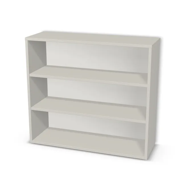Korpus: Szary jasny (U708, PM), Materiał pleców: Plecy z płyty HDF 3 mm (biała), Szerokość: 90 cm, Wysokość: 80 cm, Głębokość: 30 cm, Liczba półek: 2 półki, Rozmieszczenie półek: Rozmieszczenie symetryczne półek, Typ podstawy: Brak (tylko ślizgacze), Podpórki półek: Podpórki Kuadro z zabezpieczeniem (typ 2) (Premium / z zabezp.), Obrzeże korpusu: 1,0 mm